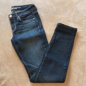 Skinny stretch jeans.